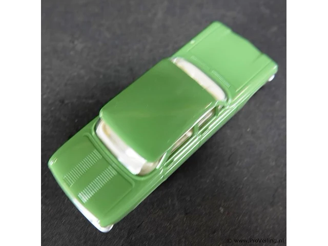 Dinky toys chevrolet corvair nr 552 atlas in doos - afbeelding 3 van  5