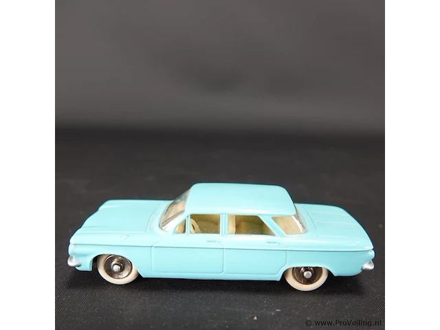 Dinky toys chevrolet corvair nr. 552 - afbeelding 2 van  5