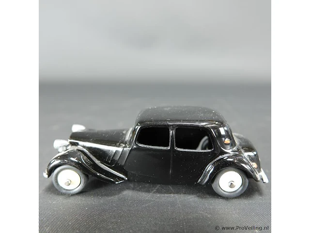 Dinky toys citroen 2cv blauw nr: 24n - afbeelding 2 van  5