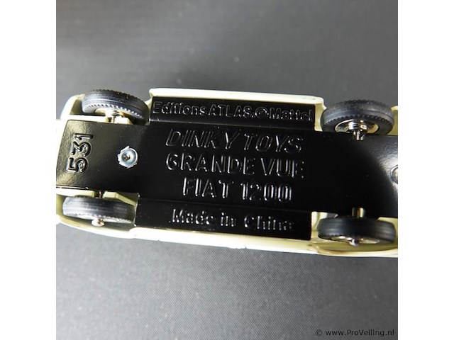 Dinky toys fiat 1200 grande vue beige met blauw dak nr. 531 atlas in originele doos - afbeelding 5 van  5