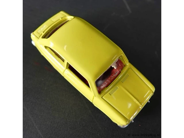 Dinky toys fiat 850 geel nr. 509 atlas in originele doos - afbeelding 4 van  5
