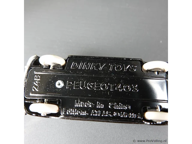 Dinky toys peugeot 403 nr: 24b - afbeelding 4 van  5