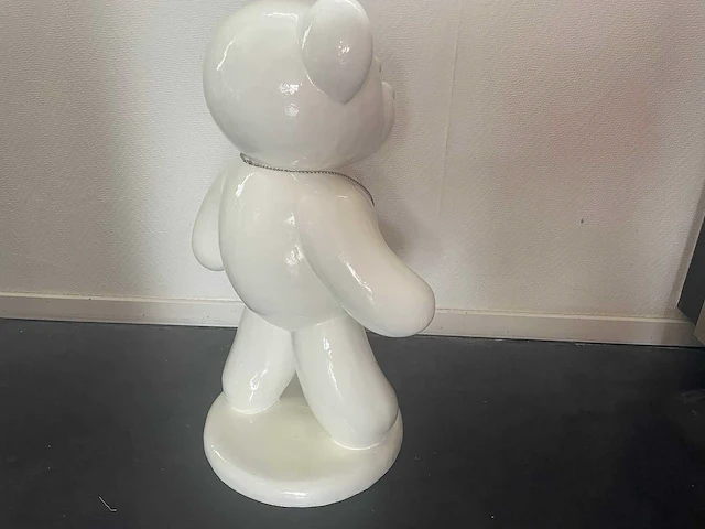 Dior beer pop art figuur - afbeelding 7 van  10