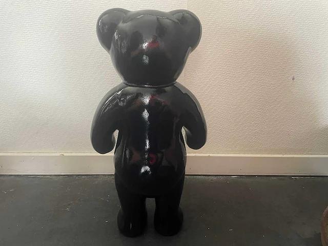 Dior beer pop art figuur - afbeelding 6 van  7