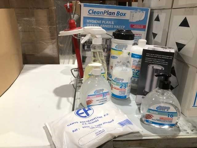 Dipp - partij diversen - schoonmaakmiddel, handschoenen en automatische zeepdispensers - afbeelding 2 van  9