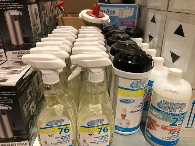Dipp - partij diversen - schoonmaakmiddel, handschoenen en automatische zeepdispensers - afbeelding 4 van  9