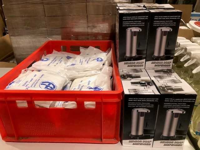 Dipp - partij diversen - schoonmaakmiddel, handschoenen en automatische zeepdispensers - afbeelding 5 van  9