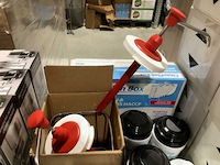 Dipp - partij diversen - schoonmaakmiddel, handschoenen en automatische zeepdispensers - afbeelding 7 van  9