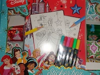 Disney stickerbox + kleurset - afbeelding 1 van  3