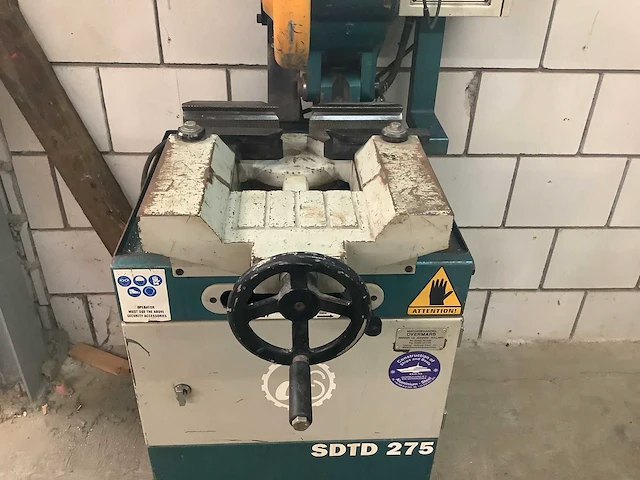 Dispa - 2006 - sdtd 275 - afkortcirkelzaagmachine - afbeelding 2 van  4