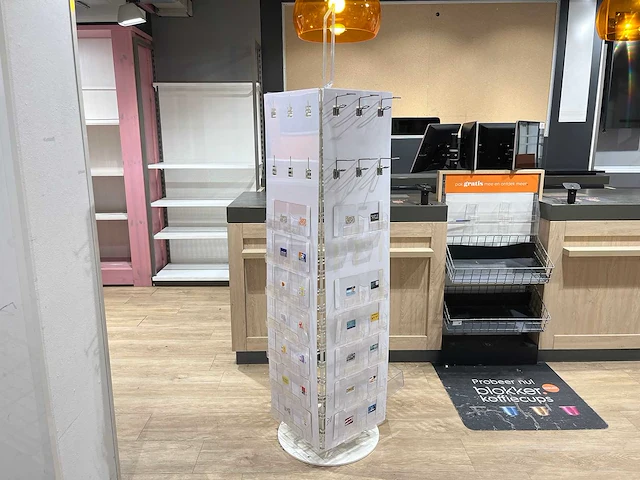 Display draaicarrousel 160 cm hoog - afbeelding 1 van  6