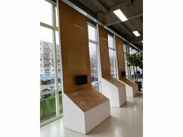 Display meubel met beeldscherm (3x) - afbeelding 3 van  10