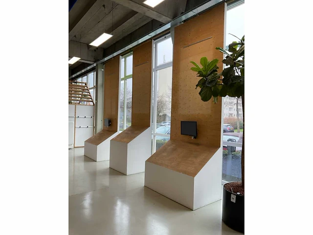Display meubel met beeldscherm (3x) - afbeelding 5 van  10