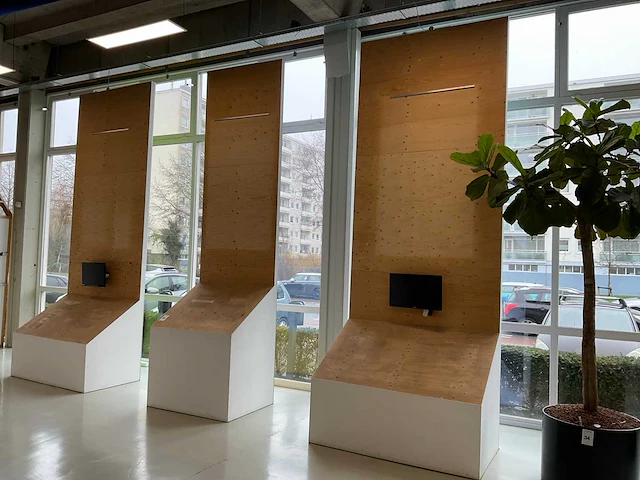 Display meubel met beeldscherm (3x) - afbeelding 6 van  10