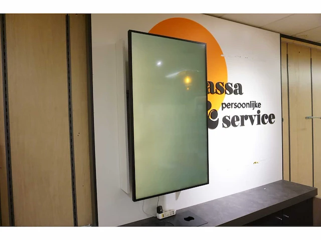 Display monitor met wandbeugel - afbeelding 1 van  2