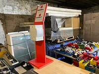 Display - afbeelding 1 van  4