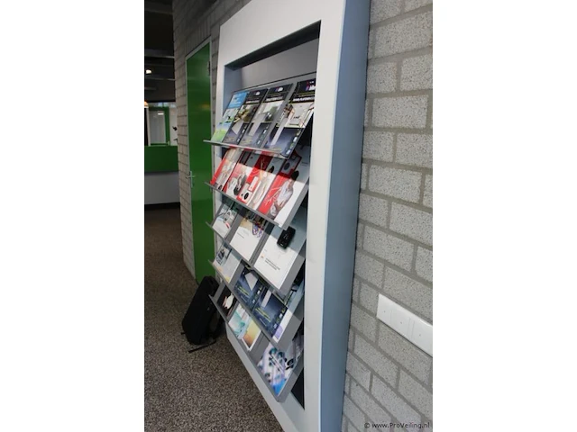 Display - afbeelding 3 van  3