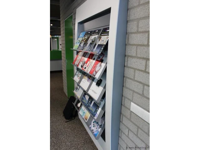 Display - afbeelding 3 van  3