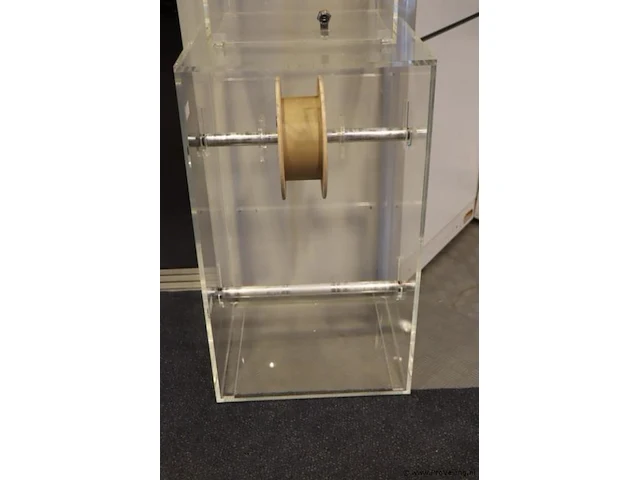 Displaykasten - 36x30x75cm (sleutel ontbreekt) & 47x40x81cm - afbeelding 3 van  5
