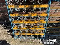 Displays gevuld met klepzittingen - afbeelding 4 van  4