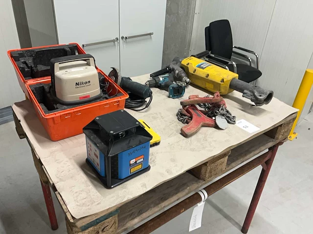 Divers aannemersmateriaal (7x) - afbeelding 9 van  16