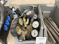 Divers aannemersmateriaal - afbeelding 5 van  8
