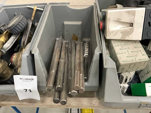 Divers aannemersmateriaal - afbeelding 6 van  8