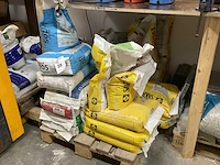Divers bouwmateriaal - afbeelding 1 van  7