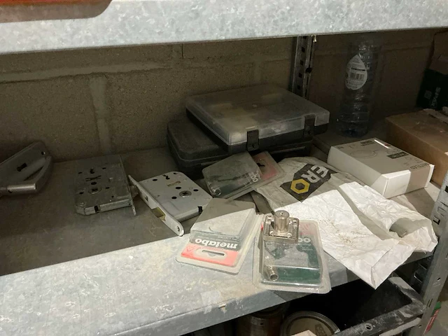 Divers gereedschap en bevestigingsmaterialen - afbeelding 4 van  26