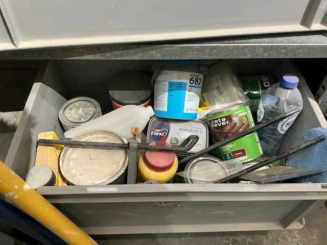 Divers gereedschap en bevestigingsmaterialen - afbeelding 10 van  26