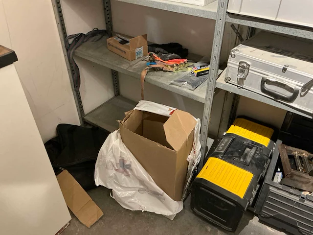 Divers gereedschap en bevestigingsmaterialen - afbeelding 15 van  26