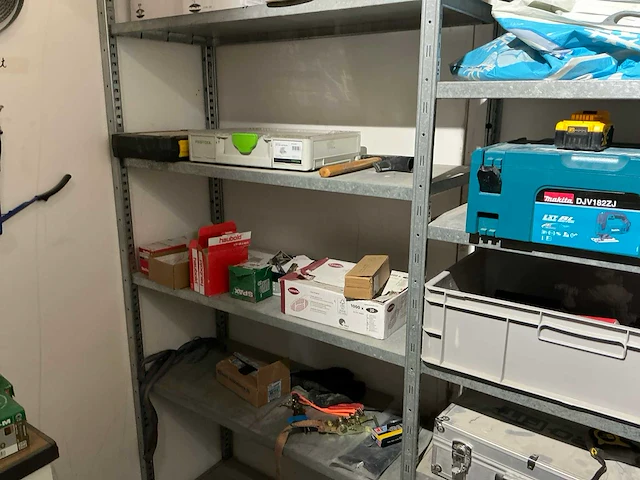 Divers gereedschap en bevestigingsmaterialen - afbeelding 16 van  26