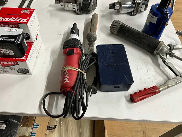 Divers gereedschap - afbeelding 1 van  2