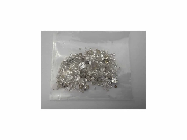 Divers geslepen diamant ca 19kt - afbeelding 1 van  4