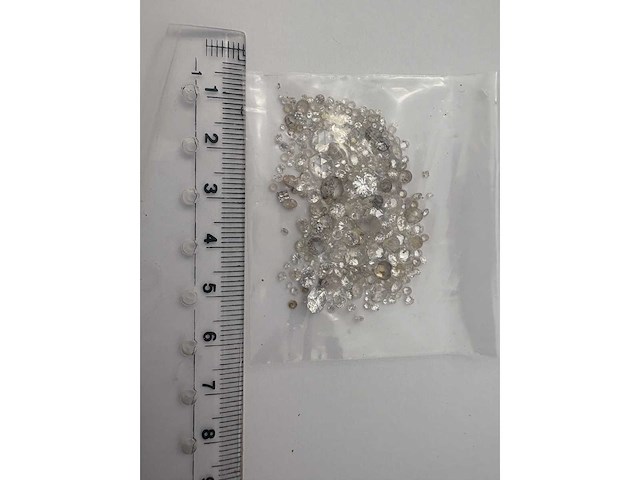 Divers geslepen diamant ca 19kt - afbeelding 3 van  4