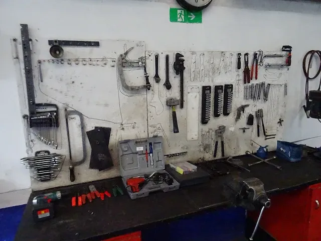Divers handgereedschap - afbeelding 1 van  4