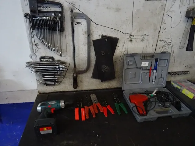 Divers handgereedschap - afbeelding 2 van  4