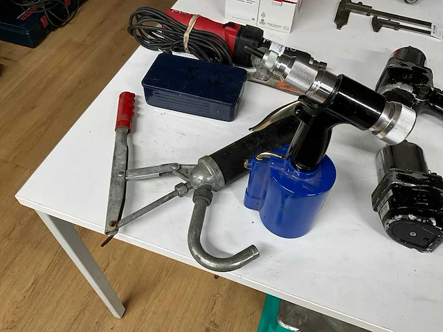 Divers handgereedschap - afbeelding 1 van  1