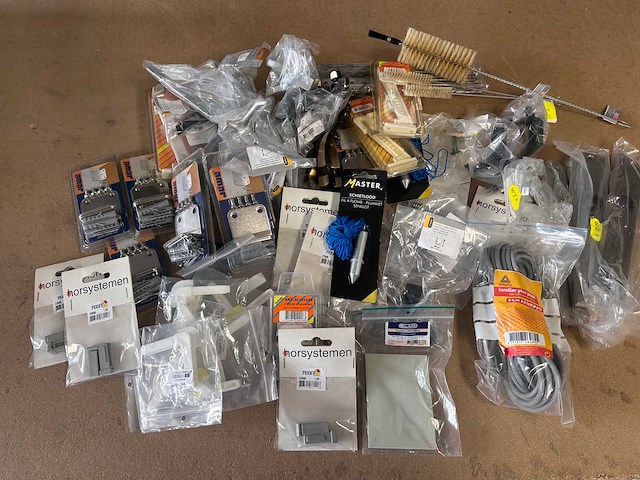 Divers hang en sluitwerk - afbeelding 1 van  3