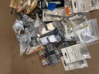 Divers hang en sluitwerk - afbeelding 2 van  3