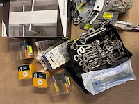 Divers hang en sluitwerk - afbeelding 2 van  3