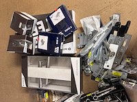 Divers hang en sluitwerk - afbeelding 3 van  3