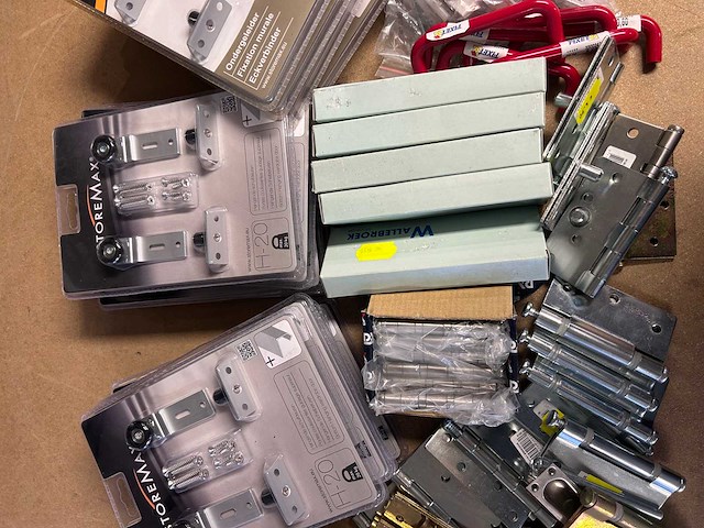 Divers hang en sluitwerk - afbeelding 2 van  4