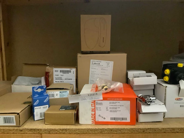 Divers installatie materiaal en sanitair onderdelen (28x) - afbeelding 3 van  9