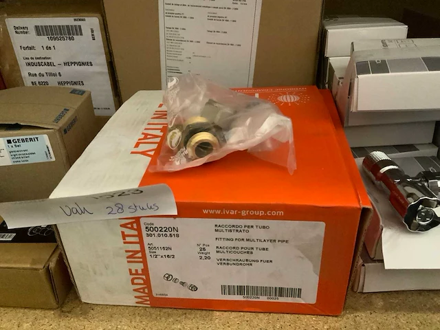 Divers installatie materiaal en sanitair onderdelen (28x) - afbeelding 6 van  9