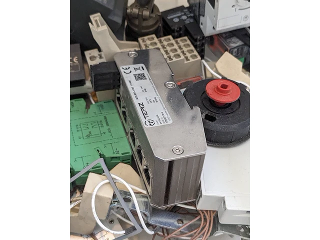 Divers installatiemateriaal o.a. abb, moeler, luze - afbeelding 4 van  20