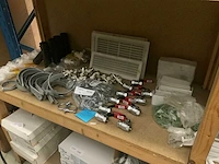 Divers installatiemateriaal - afbeelding 1 van  8