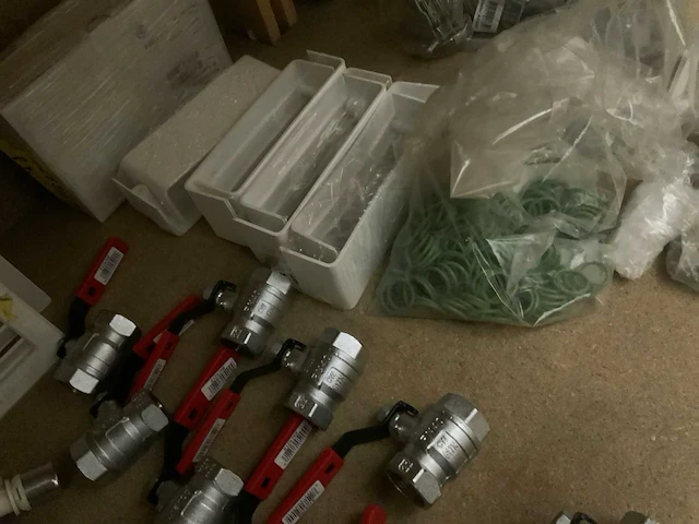 Divers installatiemateriaal - afbeelding 8 van  8