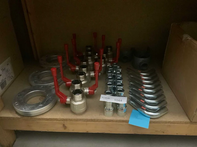 Divers installatiemateriaal - afbeelding 1 van  8