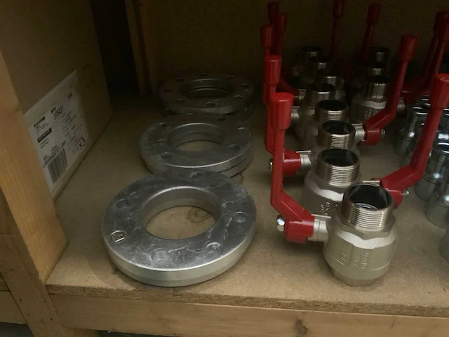Divers installatiemateriaal - afbeelding 2 van  8